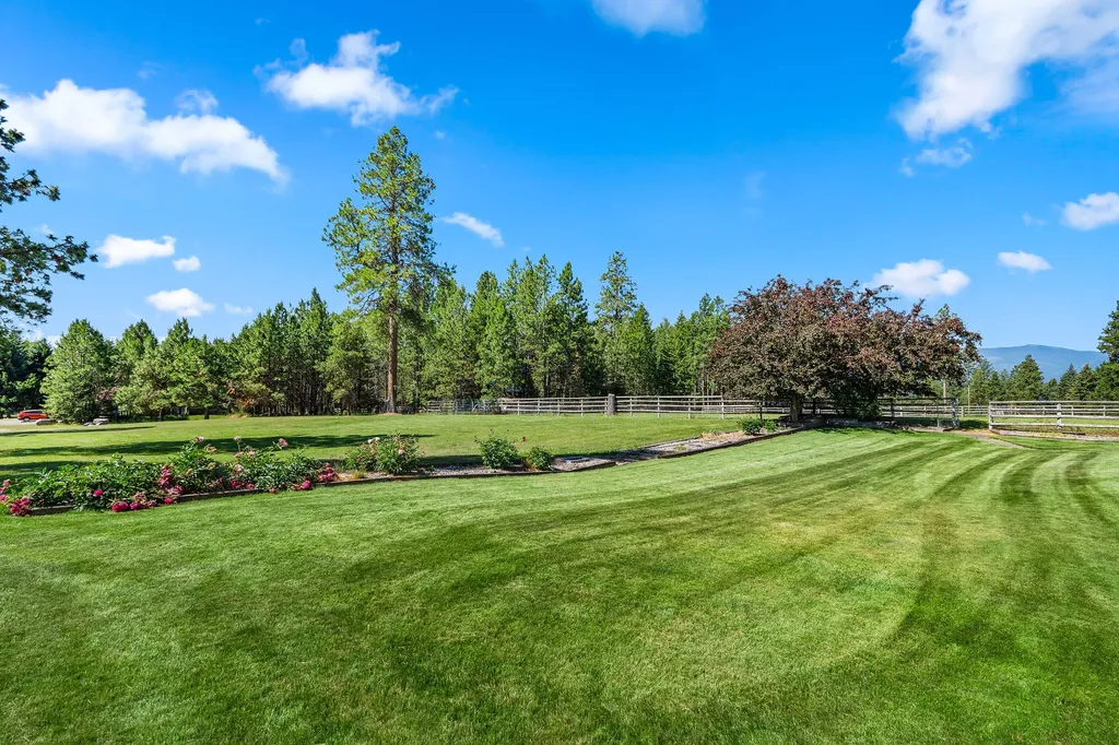 33676 Hilltop Terrace Bigfork MT 59911