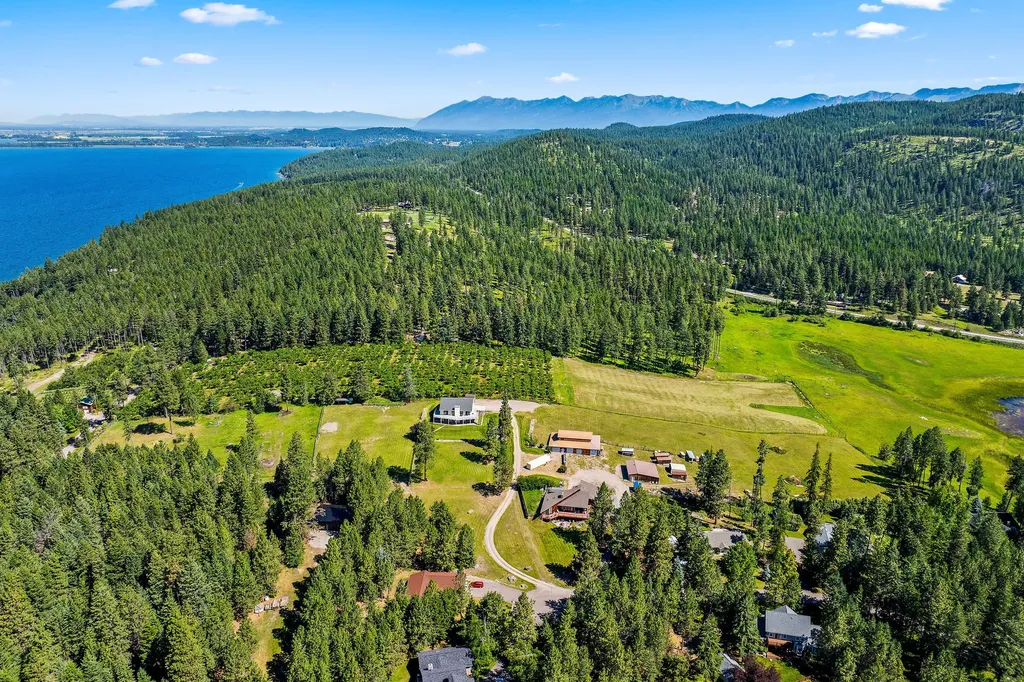 33676 Hilltop Terrace Bigfork MT 59911