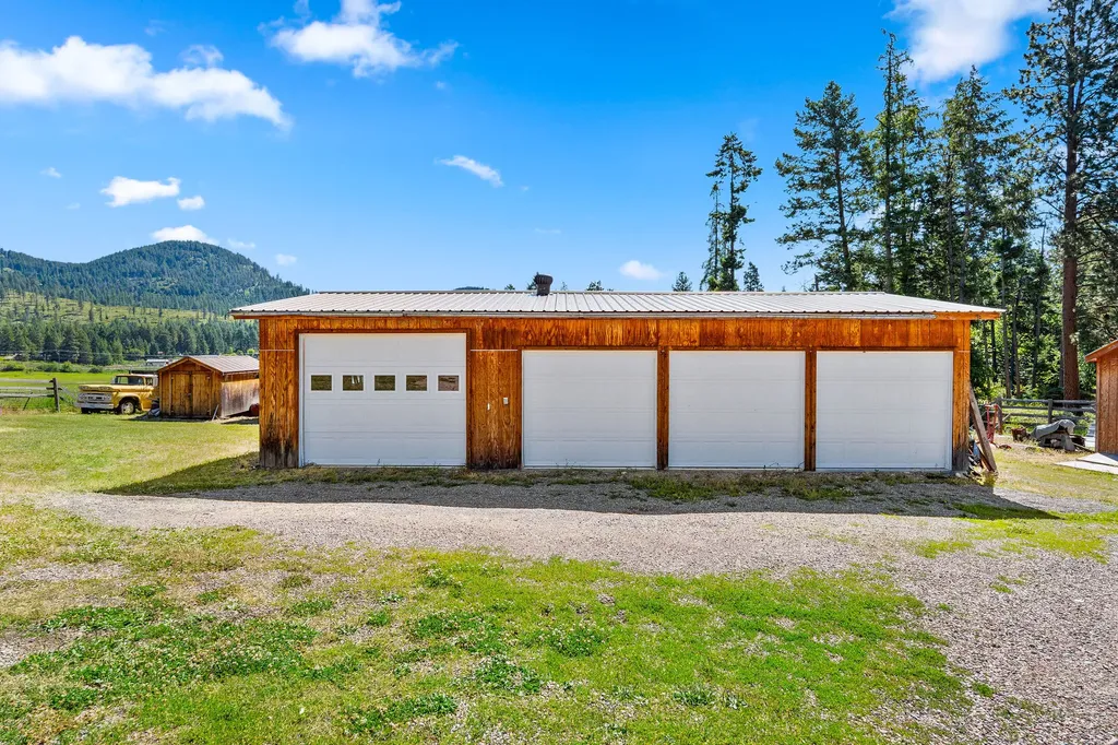 33676 Hilltop Terrace Bigfork MT 59911
