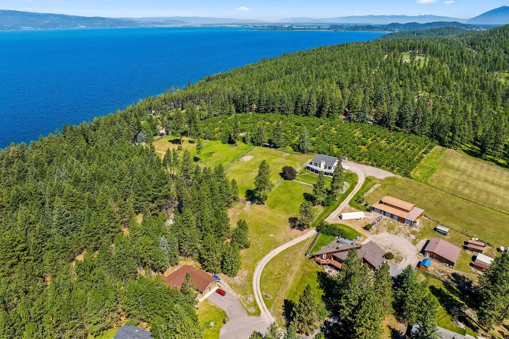 33676 Hilltop Terrace Bigfork MT 59911
