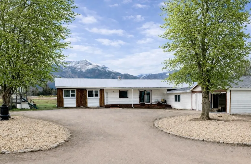 611 Old Corvallis Road Corvallis MT 59828