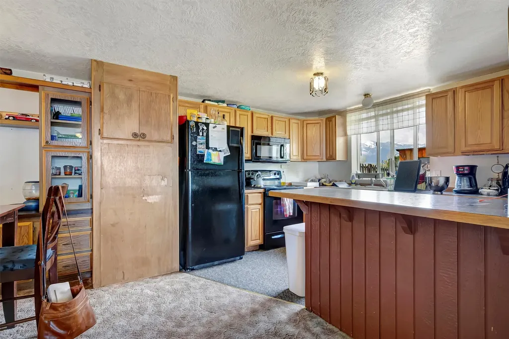 611 Old Corvallis Road Corvallis MT 59828