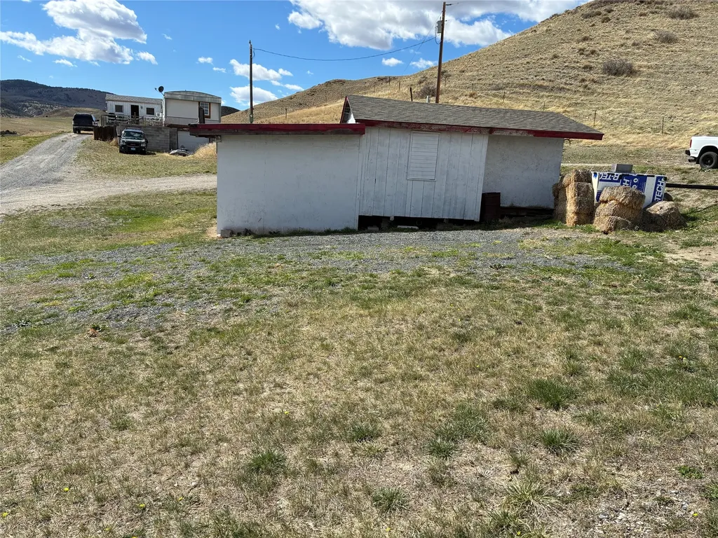 348 Cottonwood Road Cardwell MT 59721