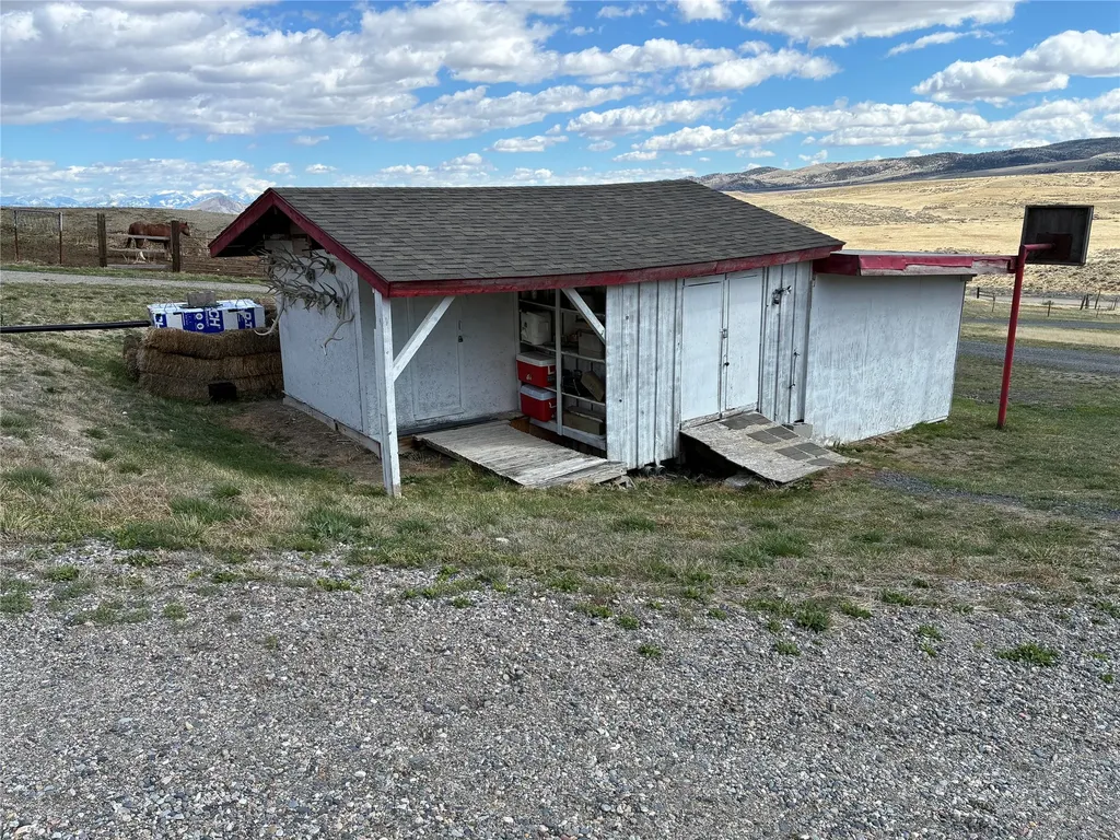 348 Cottonwood Road Cardwell MT 59721