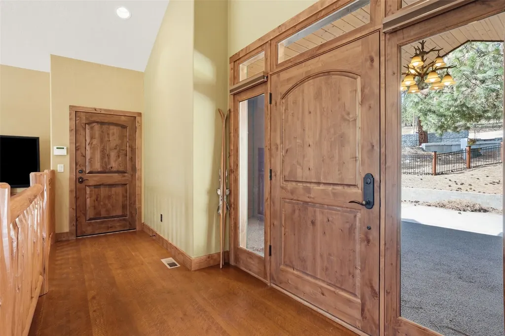 215 Peekaboo Trail Hamilton MT 59840