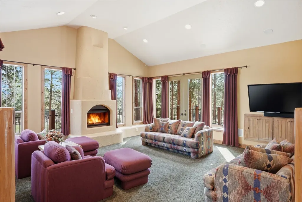 215 Peekaboo Trail Hamilton MT 59840