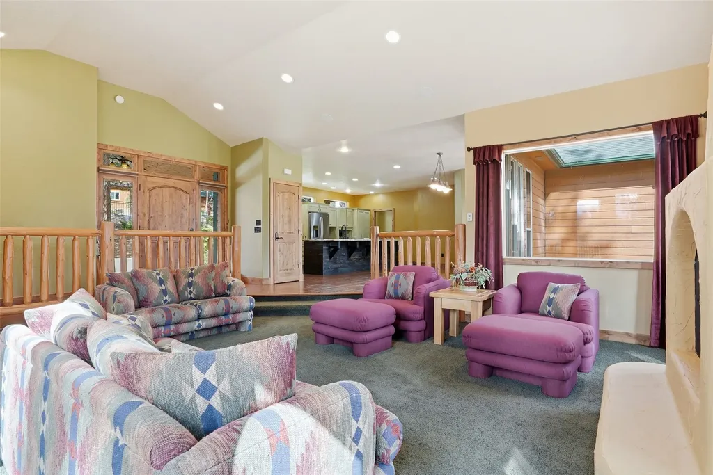 215 Peekaboo Trail Hamilton MT 59840