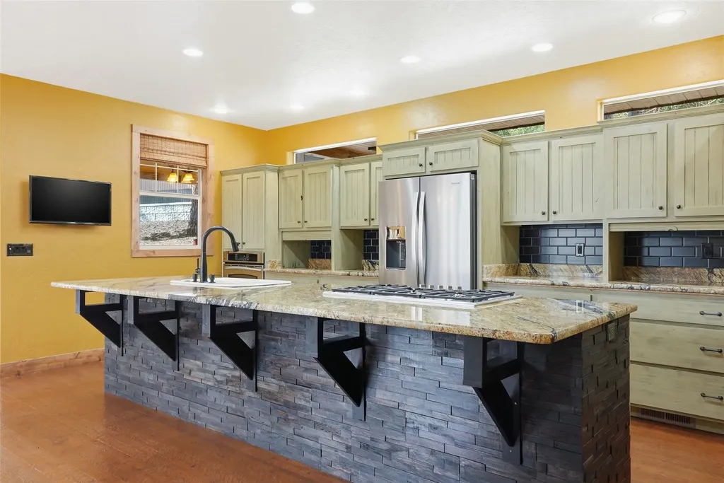 215 Peekaboo Trail Hamilton MT 59840