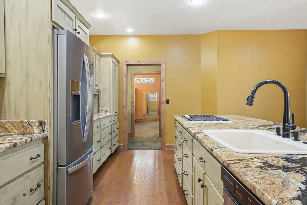 215 Peekaboo Trail Hamilton MT 59840