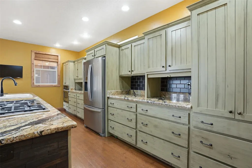 215 Peekaboo Trail Hamilton MT 59840