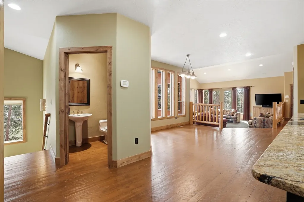 215 Peekaboo Trail Hamilton MT 59840