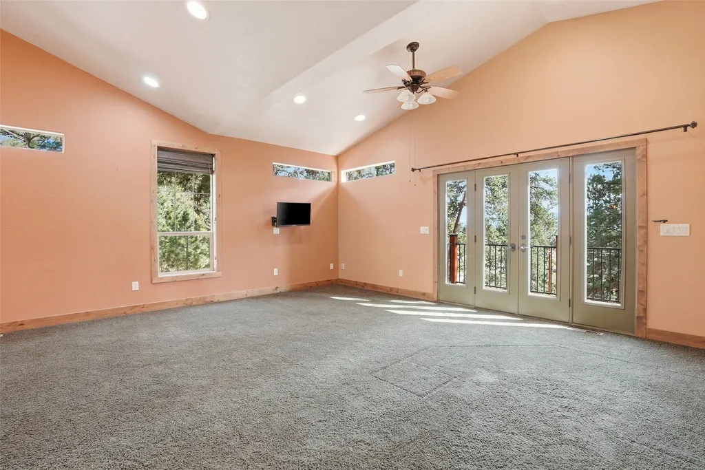 215 Peekaboo Trail Hamilton MT 59840
