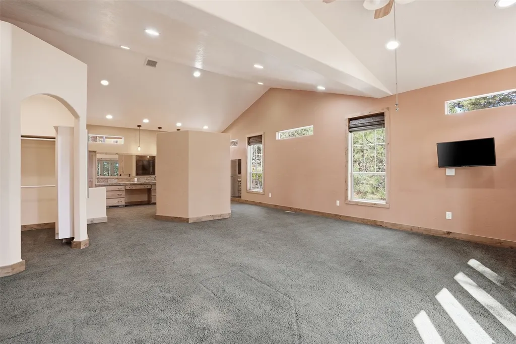 215 Peekaboo Trail Hamilton MT 59840