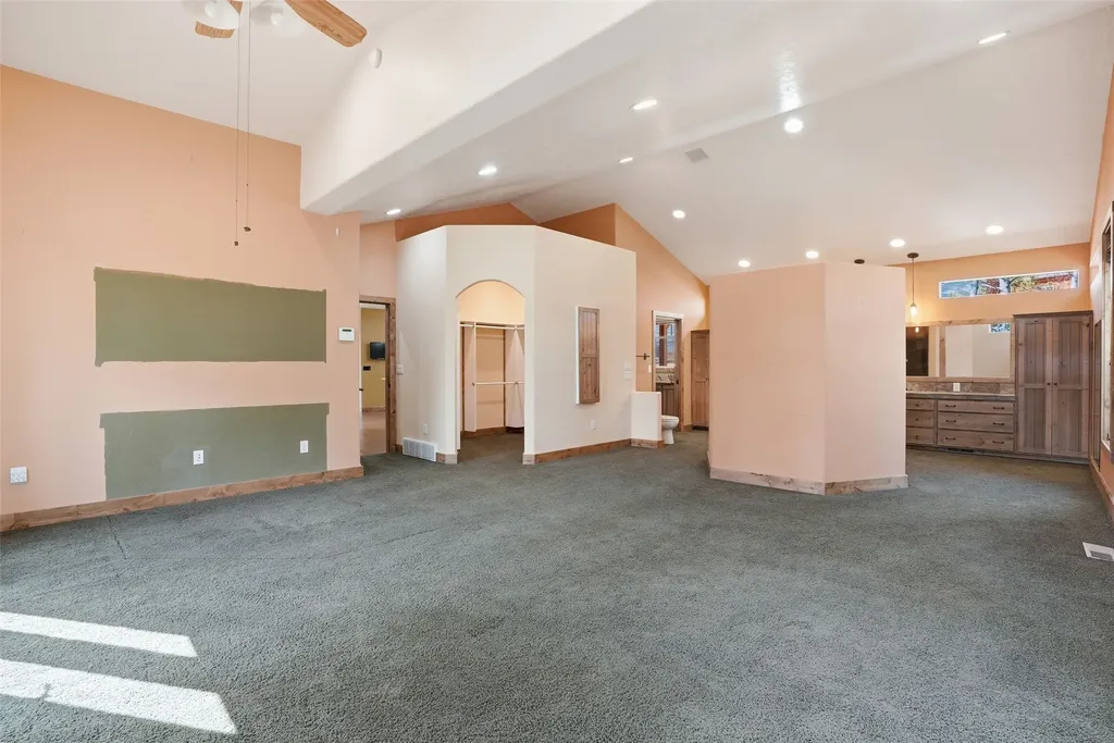 215 Peekaboo Trail Hamilton MT 59840