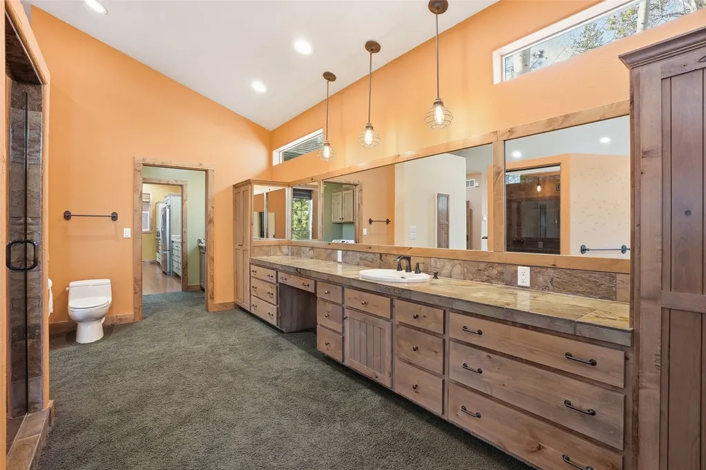 215 Peekaboo Trail Hamilton MT 59840