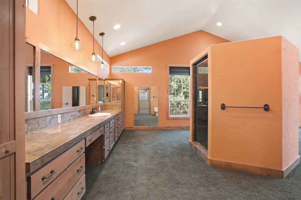 215 Peekaboo Trail Hamilton MT 59840