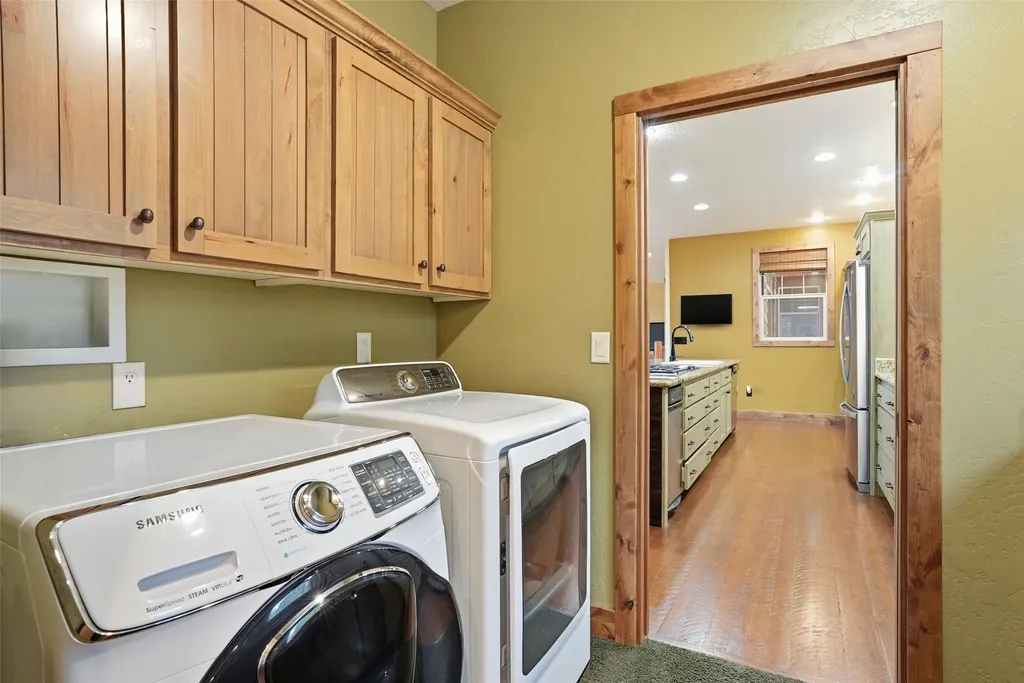 215 Peekaboo Trail Hamilton MT 59840