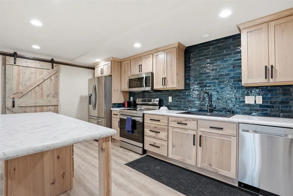 215 Peekaboo Trail Hamilton MT 59840
