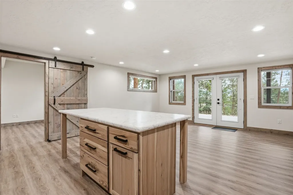 215 Peekaboo Trail Hamilton MT 59840