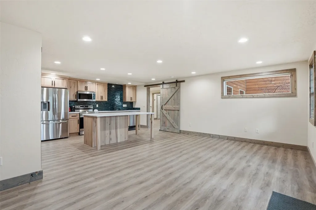 215 Peekaboo Trail Hamilton MT 59840
