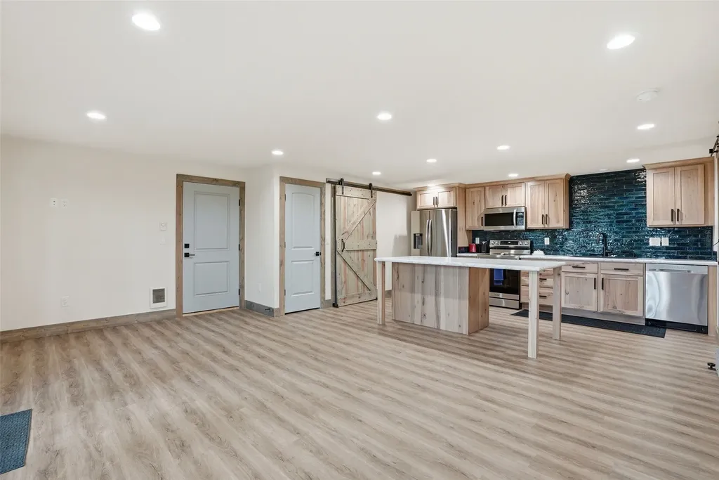 215 Peekaboo Trail Hamilton MT 59840