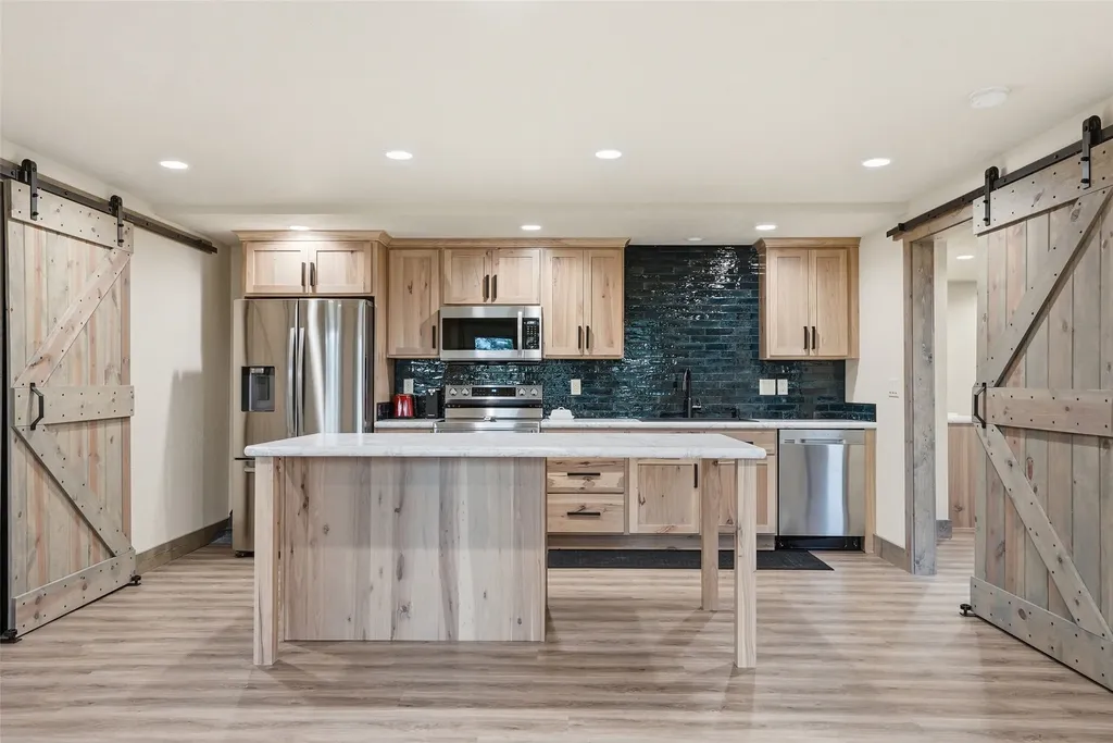 215 Peekaboo Trail Hamilton MT 59840