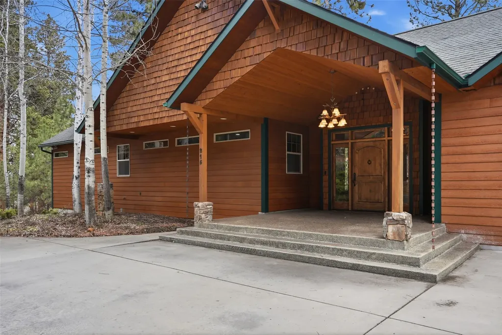215 Peekaboo Trail Hamilton MT 59840