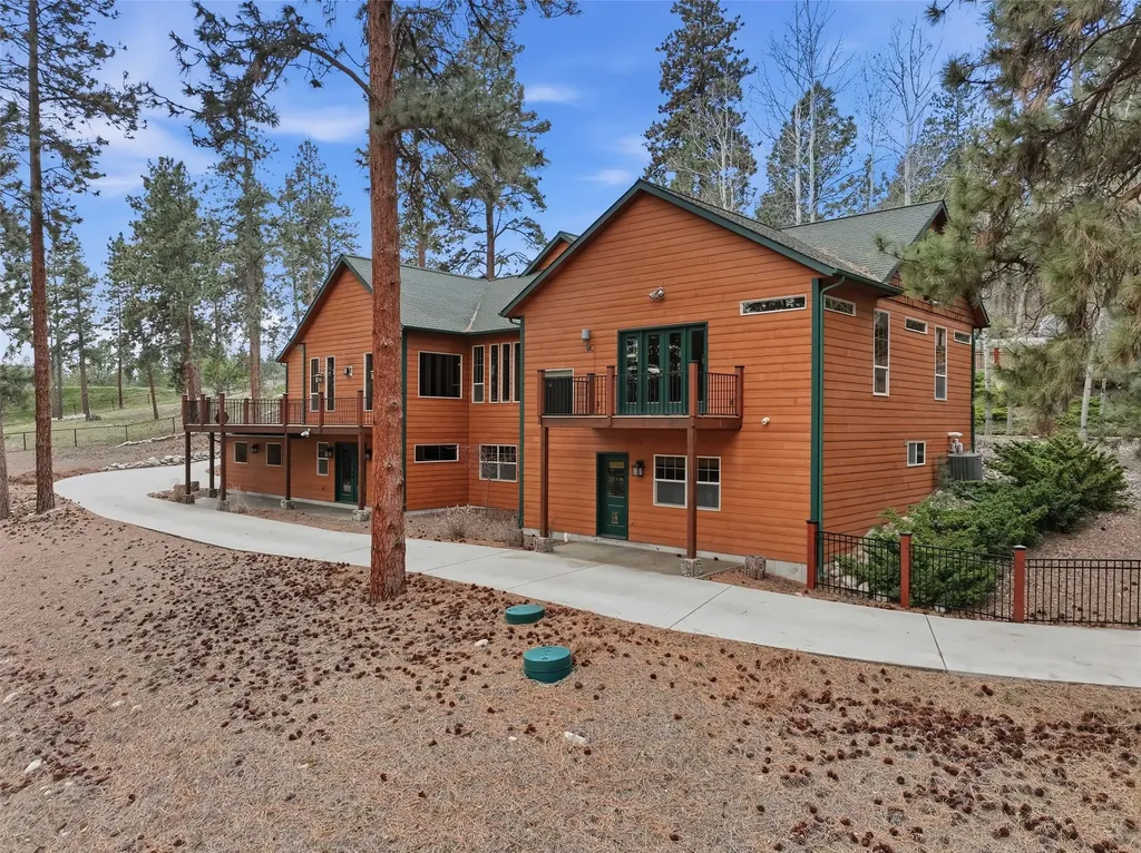 215 Peekaboo Trail Hamilton MT 59840