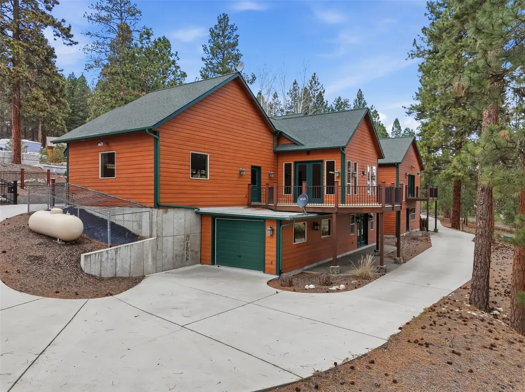 215 Peekaboo Trail Hamilton MT 59840