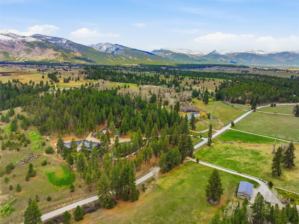 215 Peekaboo Trail Hamilton MT 59840