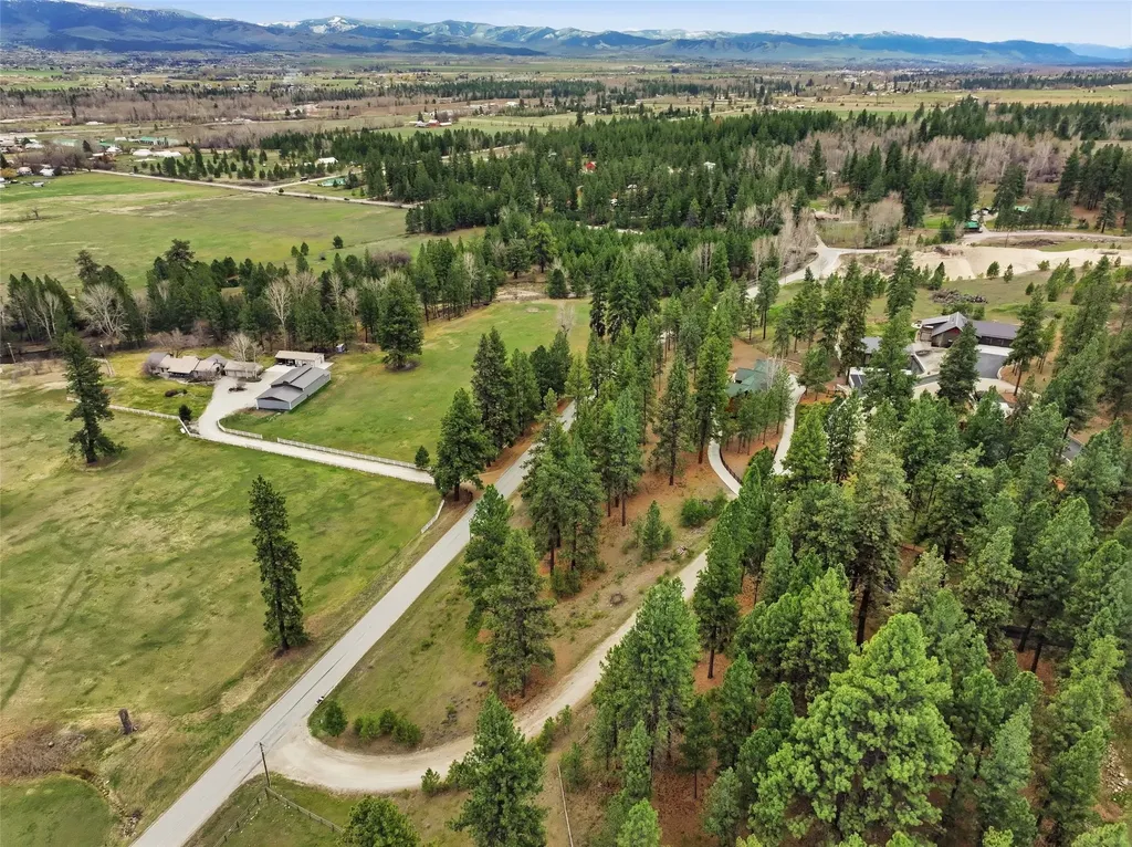 215 Peekaboo Trail Hamilton MT 59840