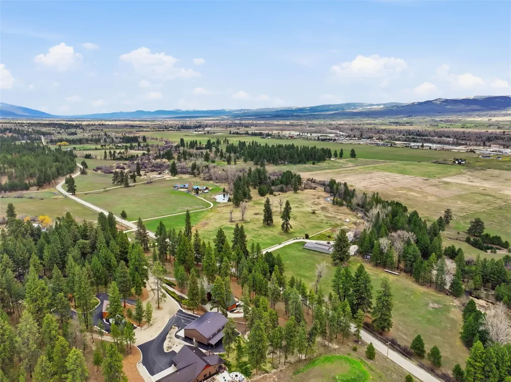 215 Peekaboo Trail Hamilton MT 59840