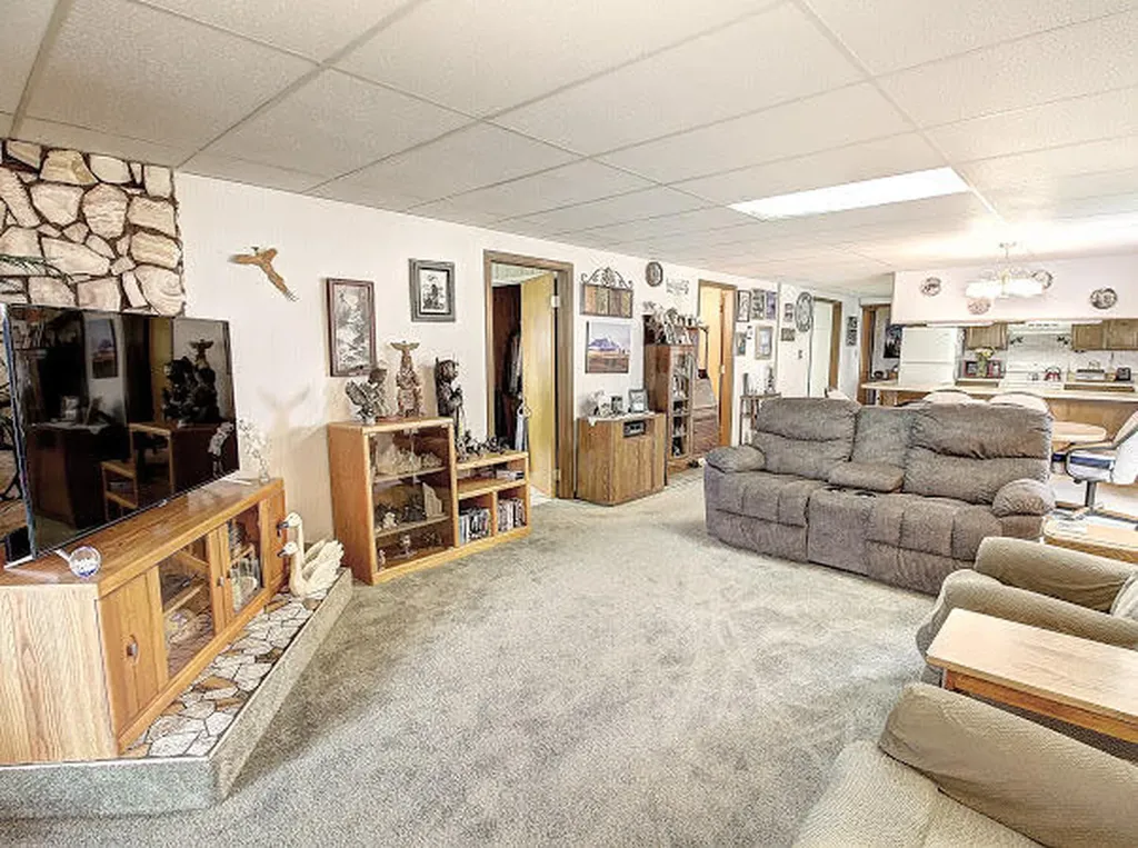 525 Collins Avenue Geraldine MT 59446