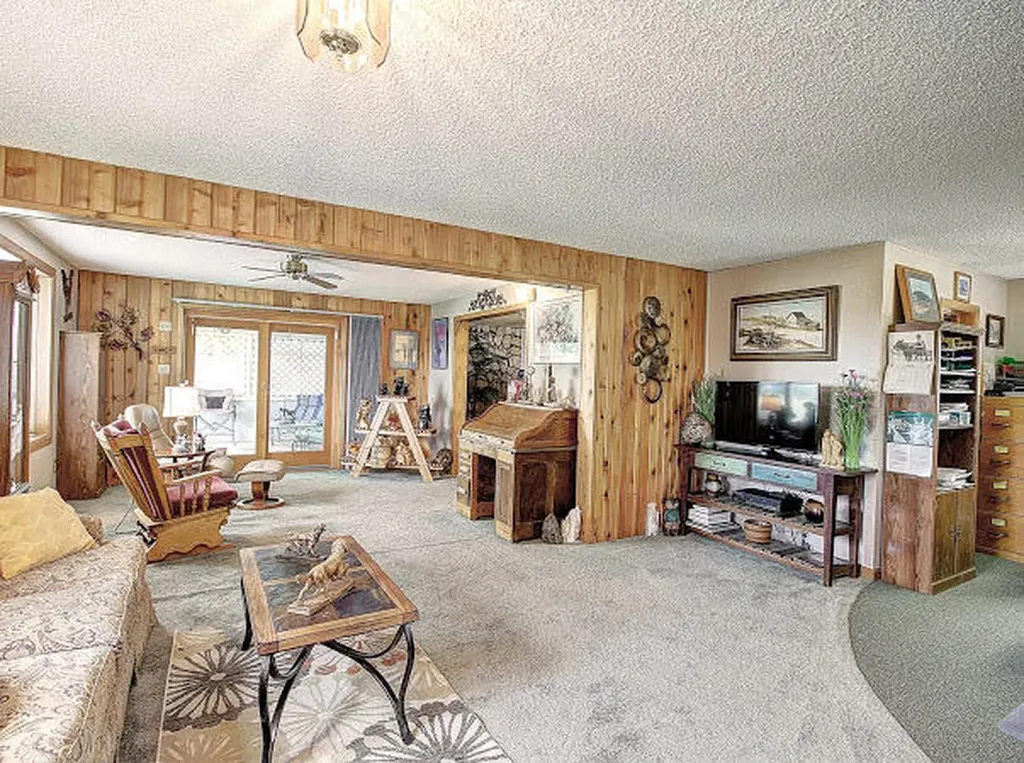 525 Collins Avenue Geraldine MT 59446
