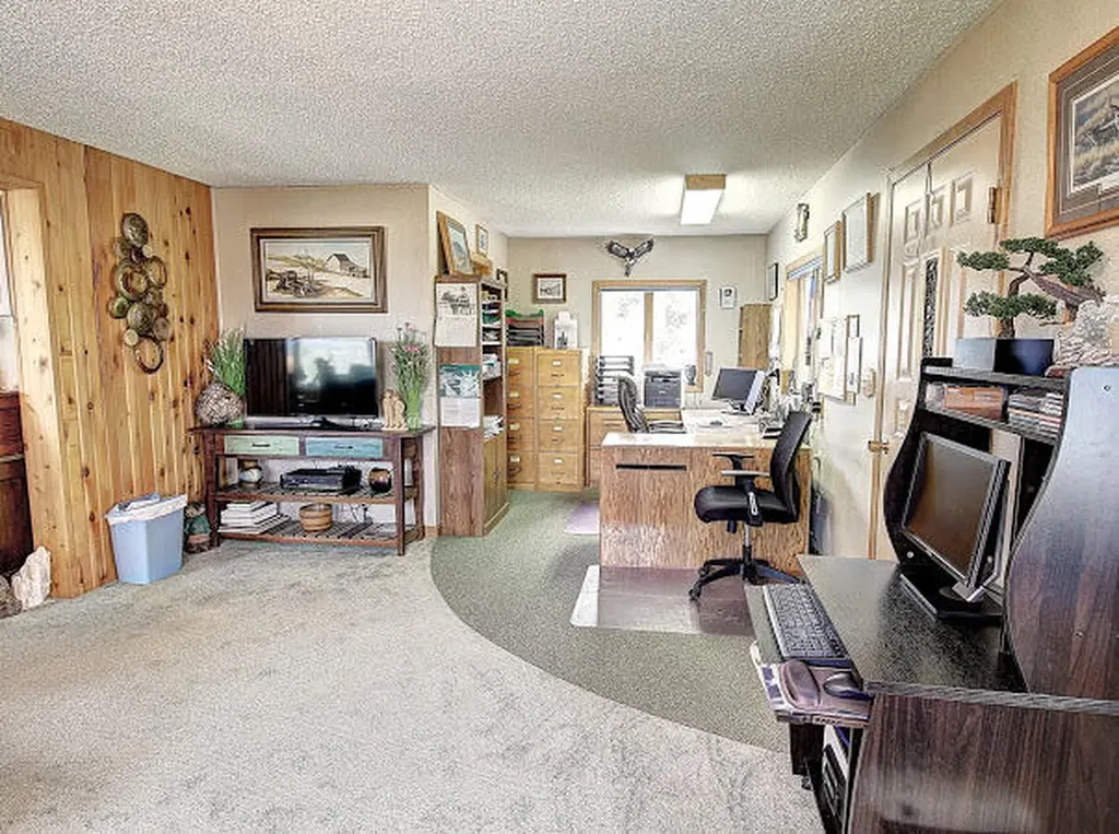 525 Collins Avenue Geraldine MT 59446