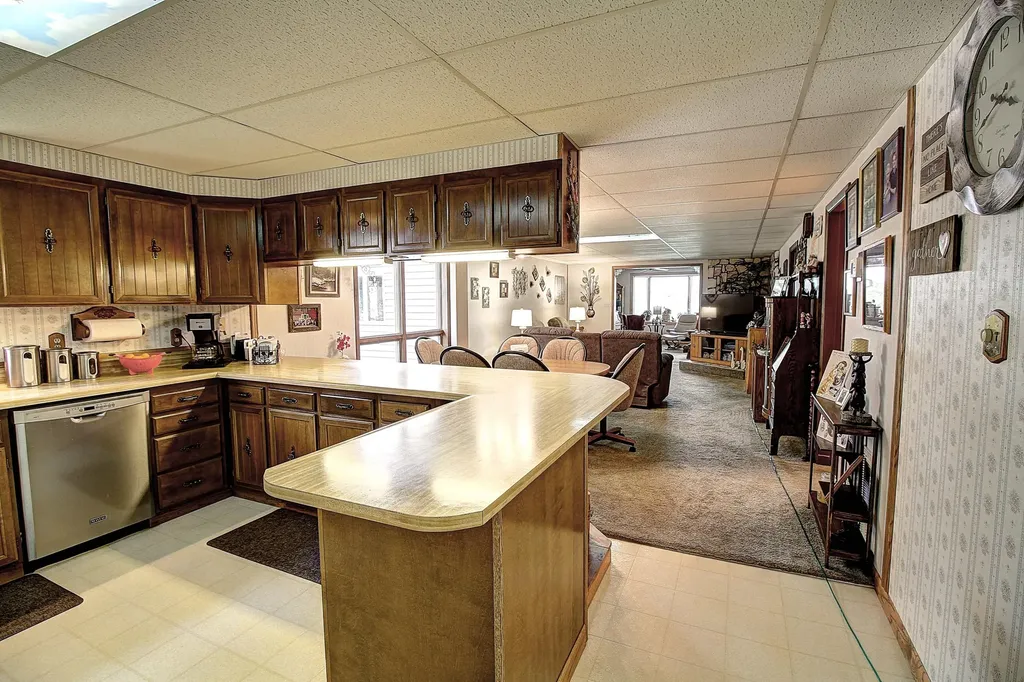525 Collins Avenue Geraldine MT 59446
