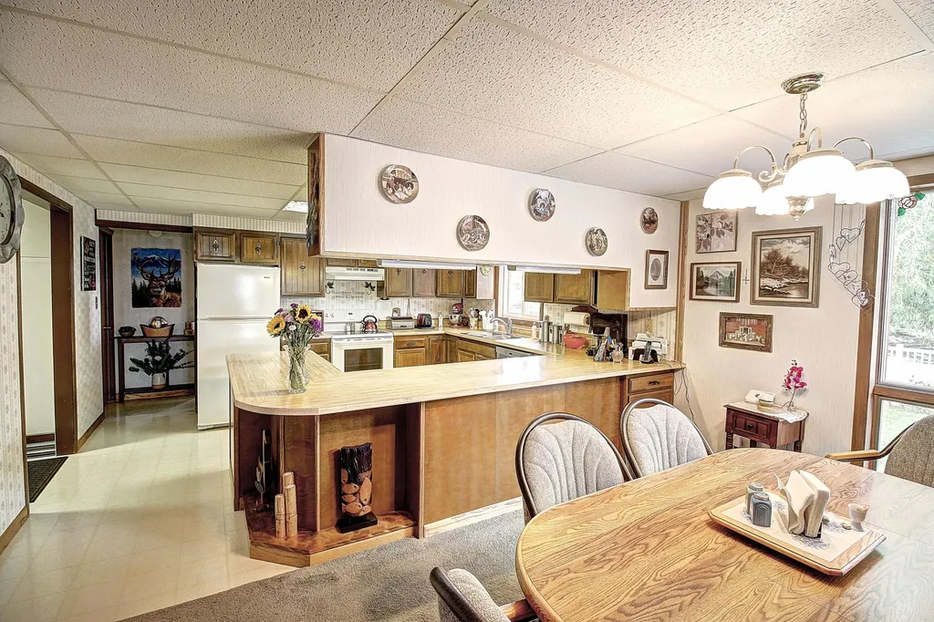 525 Collins Avenue Geraldine MT 59446