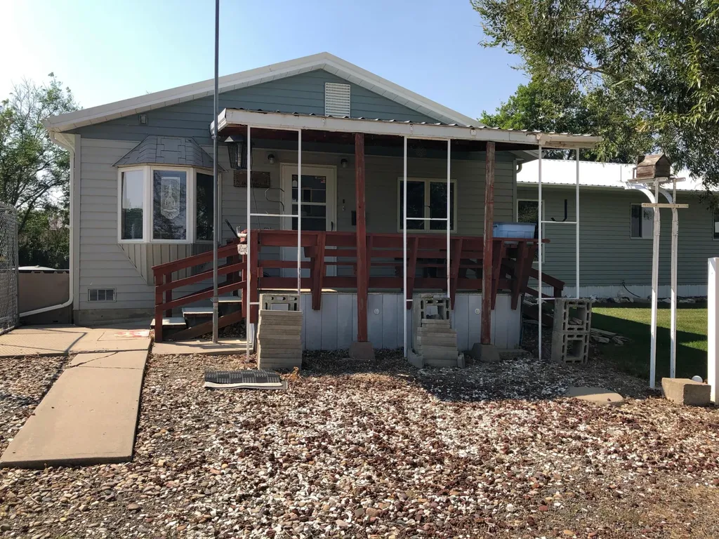 525 Collins Avenue Geraldine MT 59446