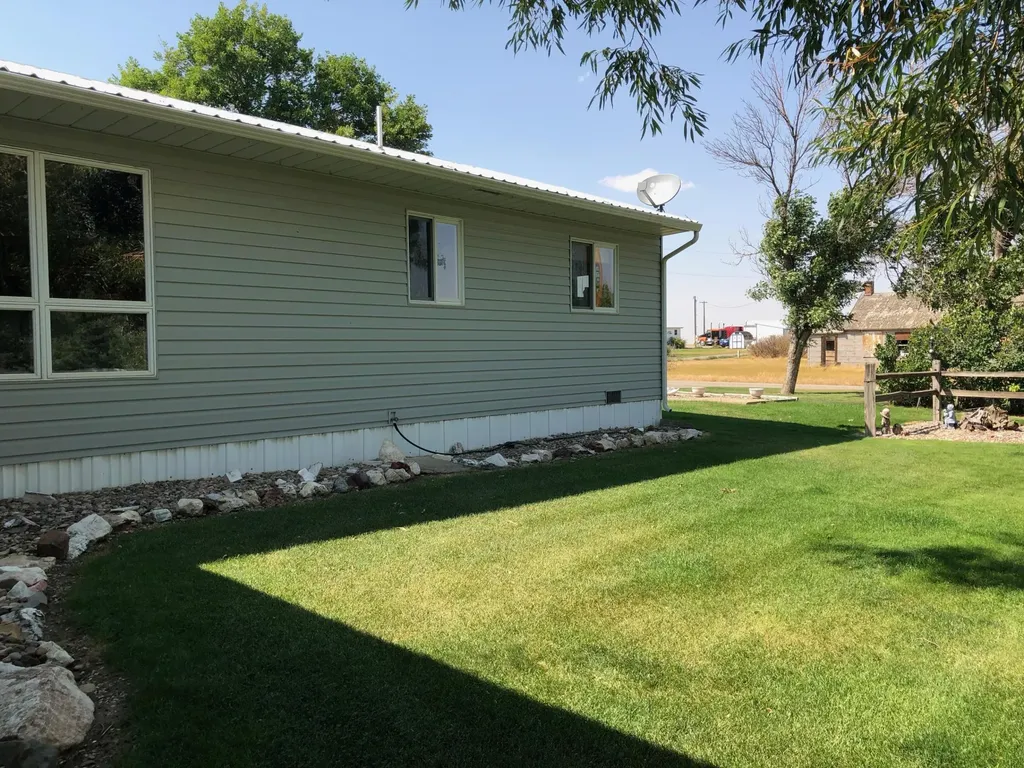 525 Collins Avenue Geraldine MT 59446