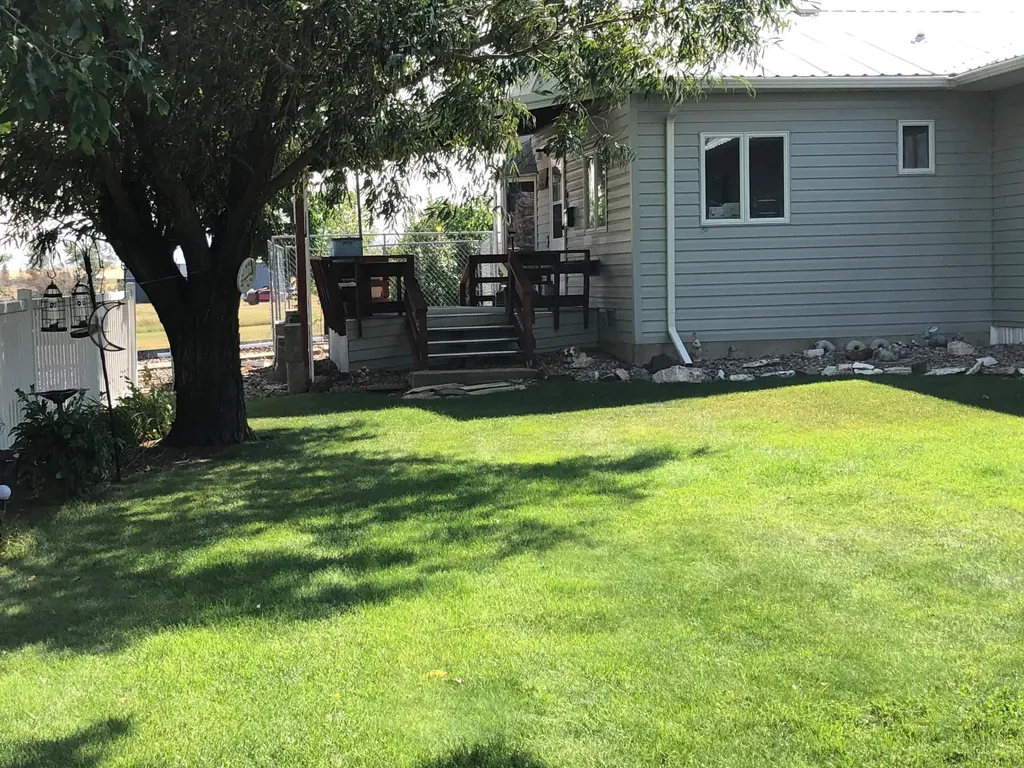 525 Collins Avenue Geraldine MT 59446