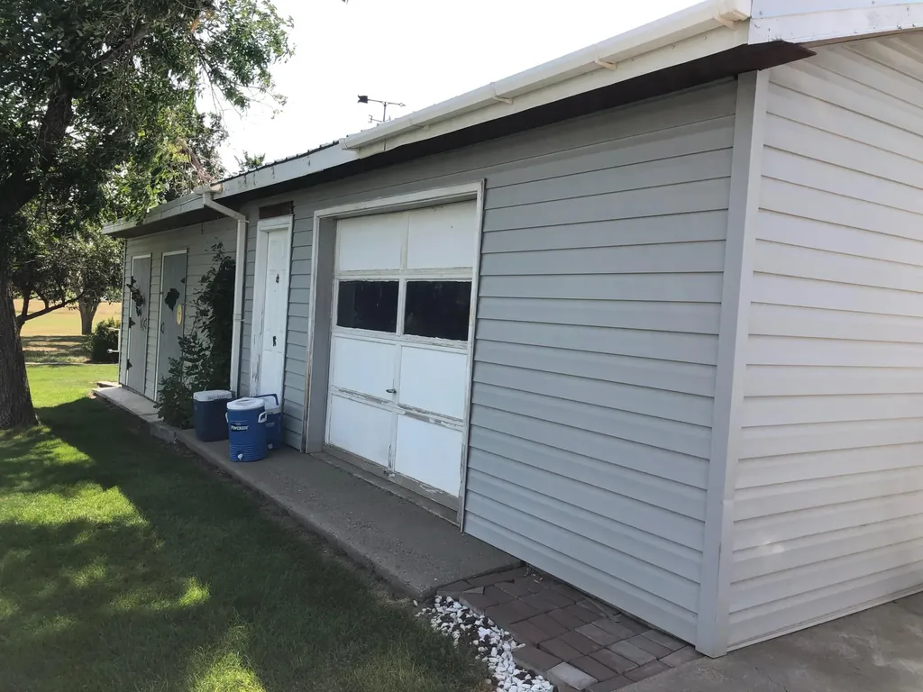 525 Collins Avenue Geraldine MT 59446