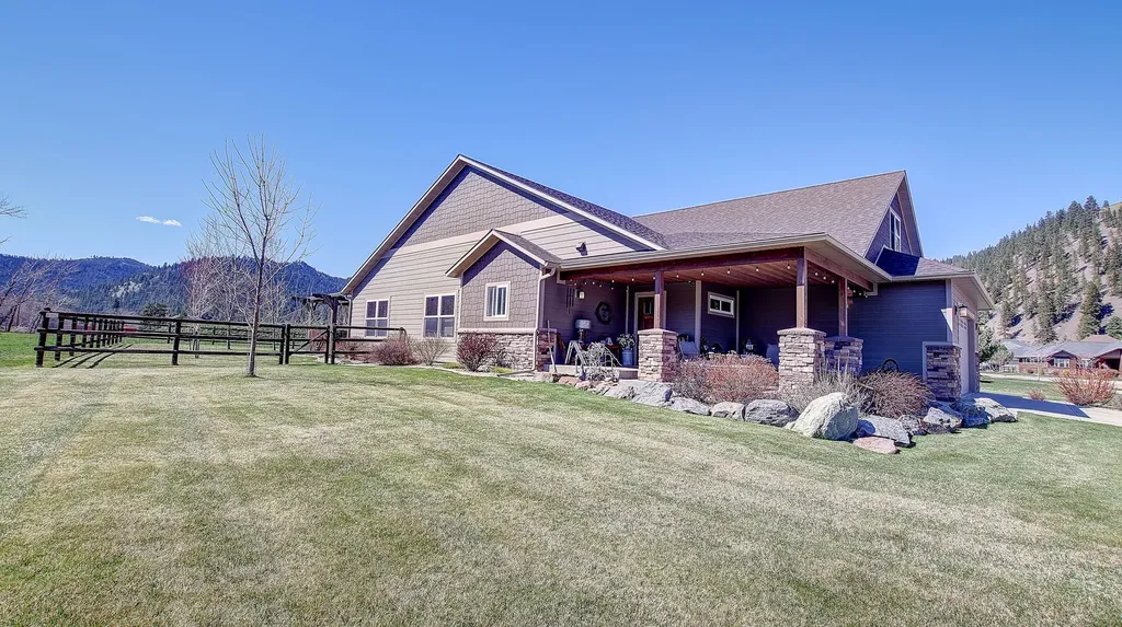 10961 Stella Blue Drive Lolo MT 59847
