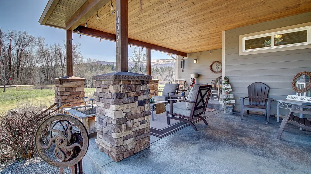 10961 Stella Blue Drive Lolo MT 59847