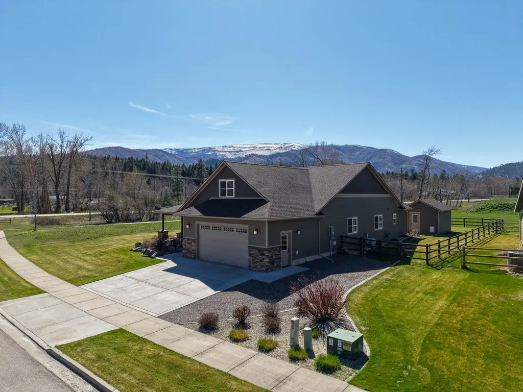 10961 Stella Blue Drive Lolo MT 59847