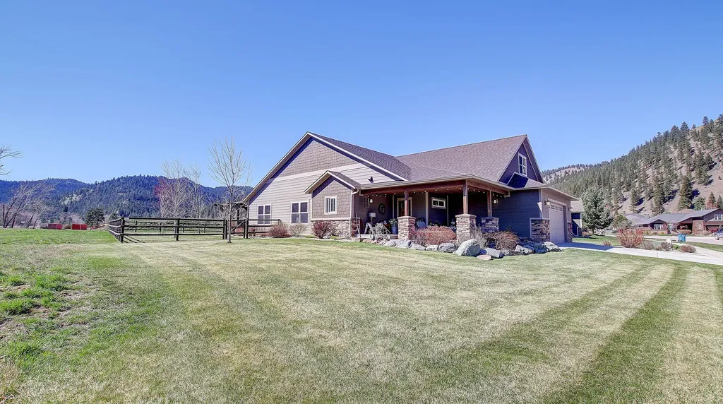 10961 Stella Blue Drive Lolo MT 59847