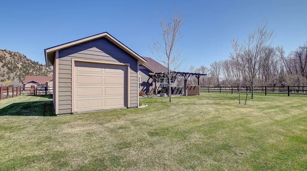 10961 Stella Blue Drive Lolo MT 59847