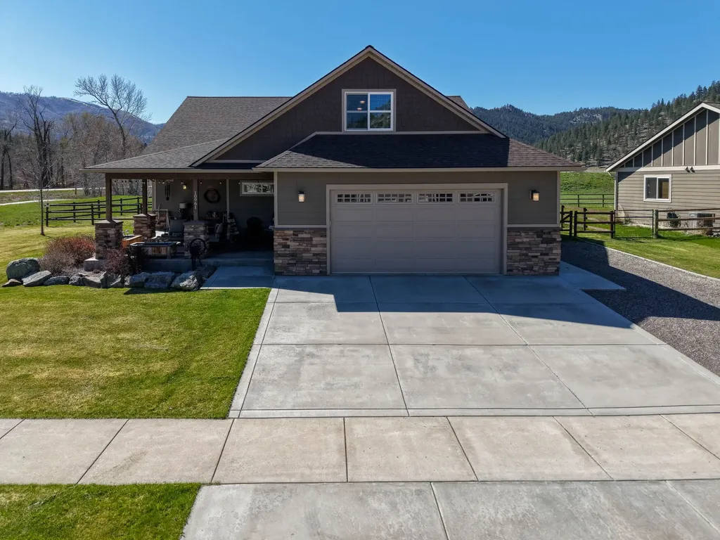 10961 Stella Blue Drive Lolo MT 59847