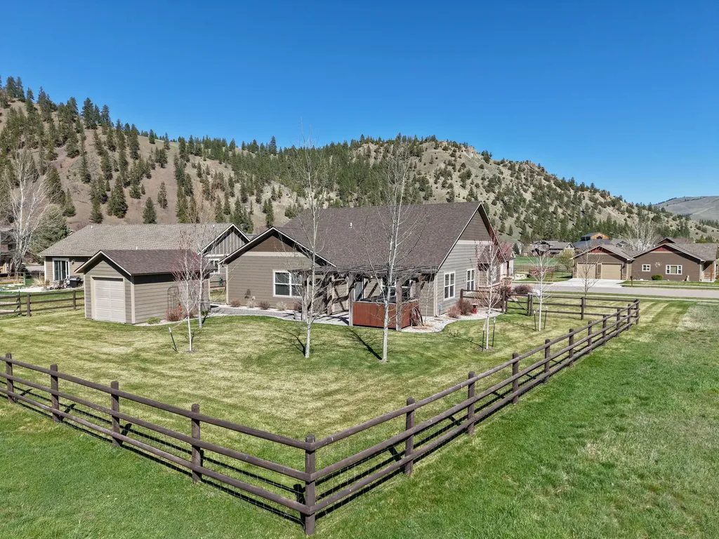 10961 Stella Blue Drive Lolo MT 59847