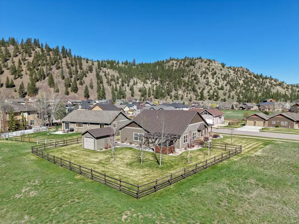 10961 Stella Blue Drive Lolo MT 59847
