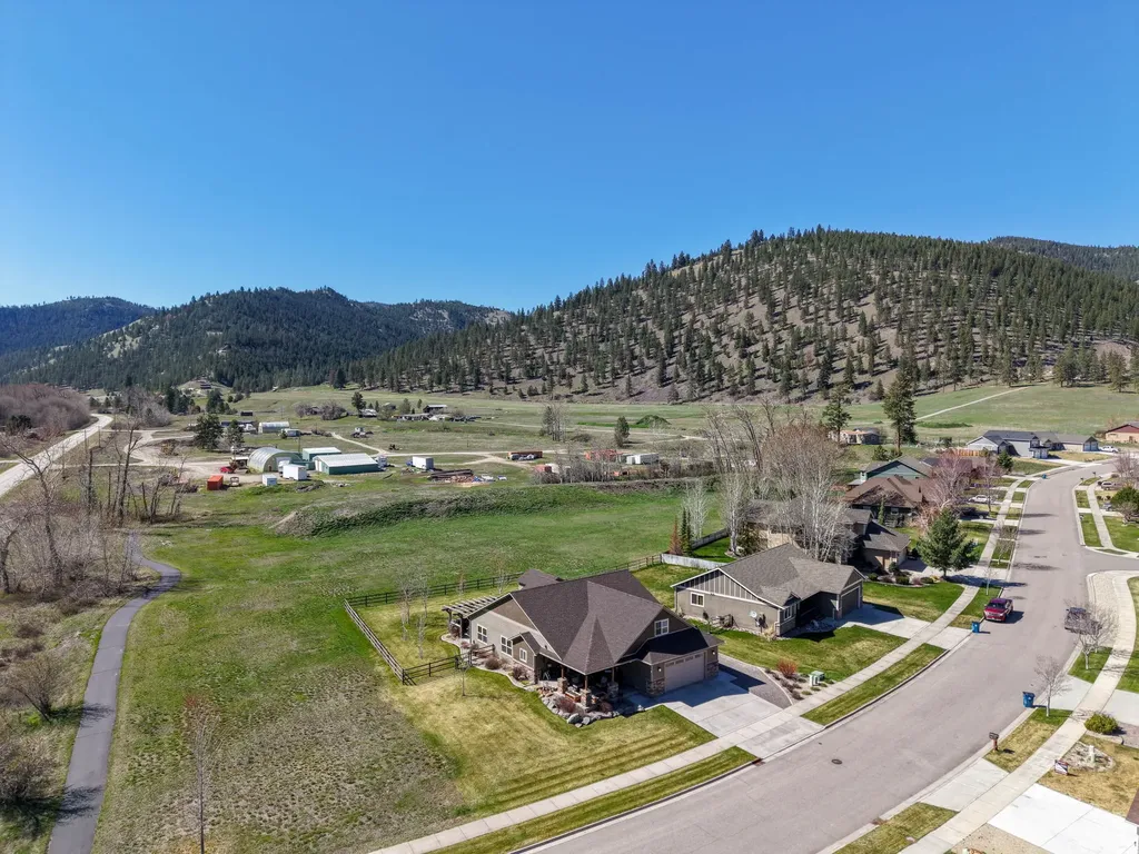 10961 Stella Blue Drive Lolo MT 59847